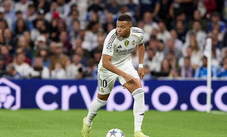 穆里尼奥再创辉煌！本菲卡主场逆转皇马，晋级希望重燃